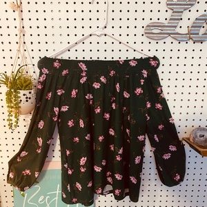 Old navy off shoulder shirt, never worn, brand new